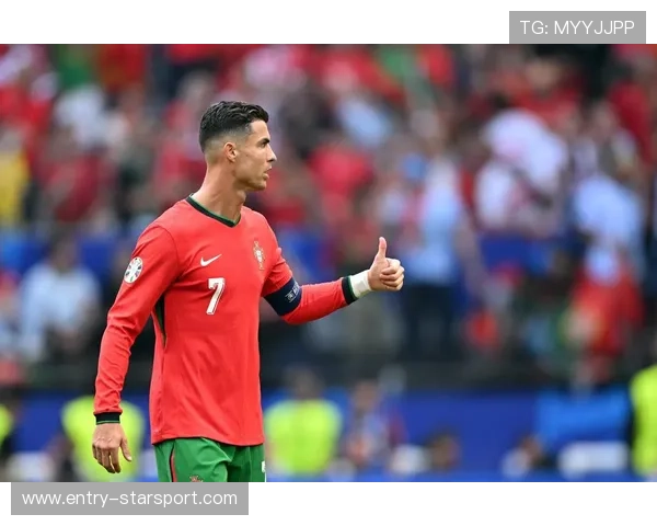 C罗再入年度最佳进球候选，足球传奇永不止步