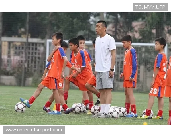 中国足球俱乐部注重青年球员综合素质培养,中国足球青少年培养 中国足球俱乐部注重青年球员综合素质培养,中国足球青少年培养